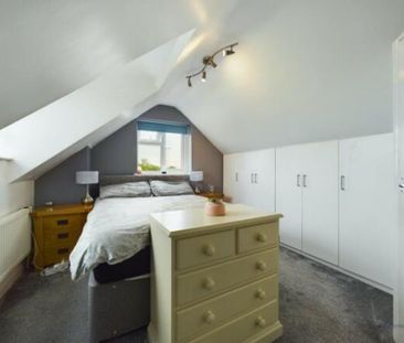 4 bedroom detached to let - Photo 2