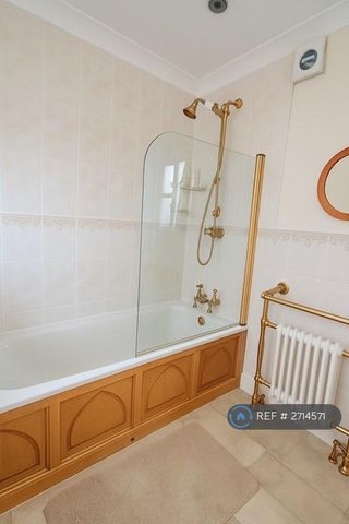 5 bedroom detached house to rent - Photo 5