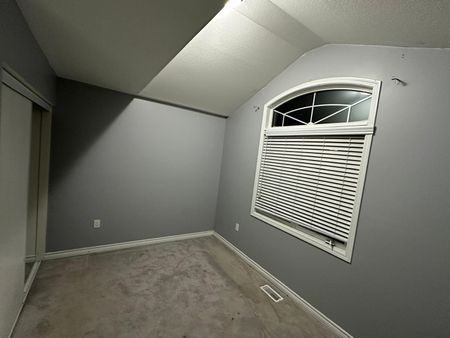 For Lease - 270 Grovehill Crescent, Kitchener, Ontario - Photo 3