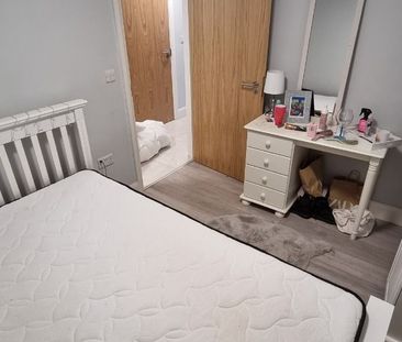 Apt 1, 23 Fitzroy Avenue, Belfast BT7 1HS - Photo 2