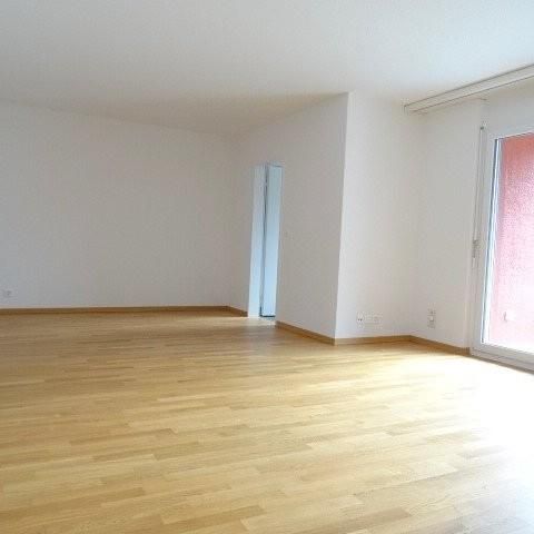 Moderne 3.5-ZW im EG à 72 m² mit Gartensitzplatz - Photo 1