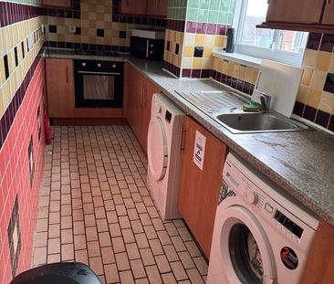 Room in a Shared Flat, Glebe Farm Road, B33 - Photo 1
