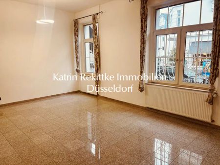 🏡❤️ BEZAUBERNDE LAGE VON OBERKASSEL - TOP NEUE BÄDER, WINTERGARTEN UND SÜßE GARTEN-TERRASSE - Photo 2