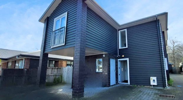 Furnished Studio Room in Hillcrest - Photo 1