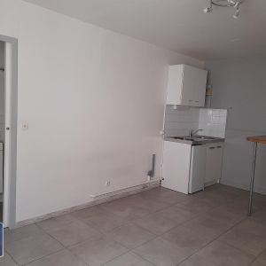 Location Appartement 1 pièce 21m² BOURGES 18000 - Photo 2