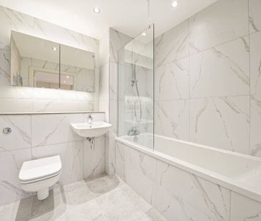 The Oakgate, KT22 7RZ, Surrey - Photo 2