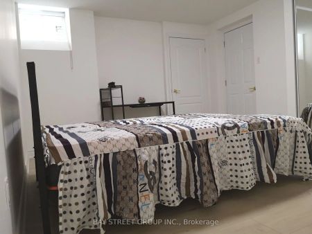 Detached Home For Lease | N9230924 - Photo 5