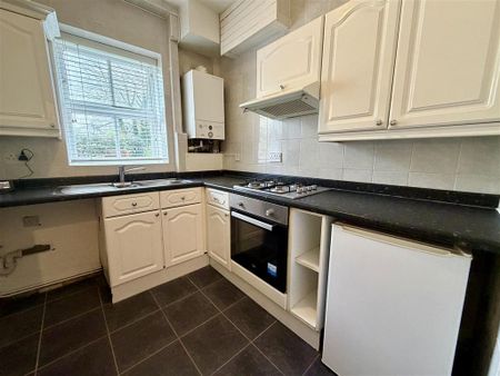 3 bedroom flat to rent - Photo 3