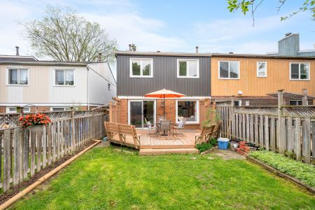 For Lease - 3502 Ash Row Crescent, Mississauga, Ontario - Photo 2