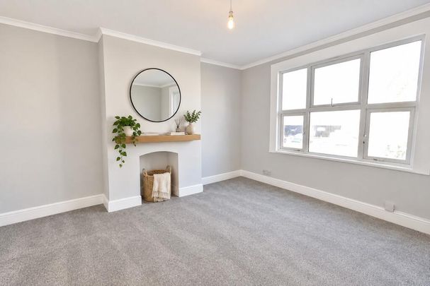 3 bedroom apartment to rent - Photo 1