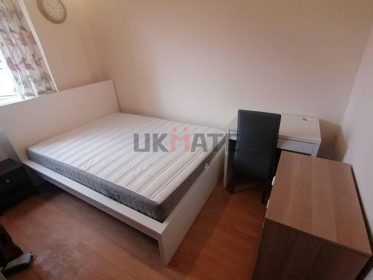 West Kensington Court A Room A Room C Room B - Photo 1