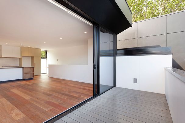 Thinking of selling? Contact our agent - Photo 1