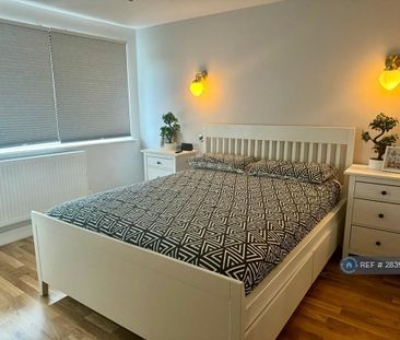 3 bedroom terraced house to rent - Photo 4