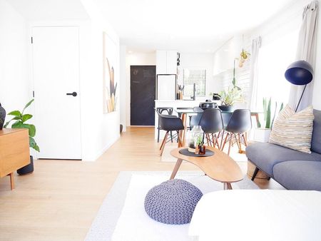 Modern Townhouse With Style - Photo 4