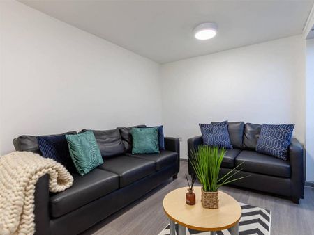 1 bedroom in a flat share to rent - Photo 2