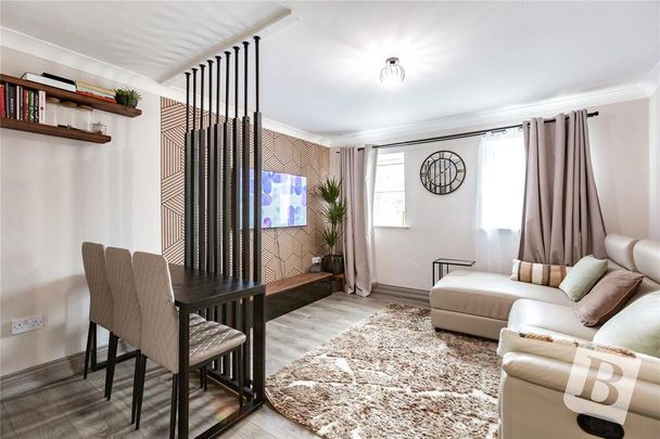 3 bedroom maisonette to rent - Photo 1