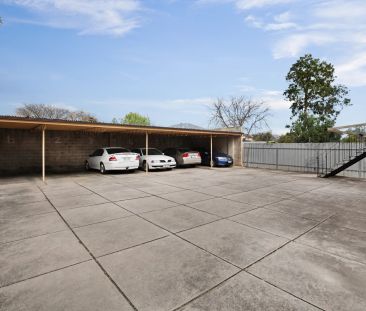 Renovated two bedroom unit in popular lifestyle locale - Photo 1