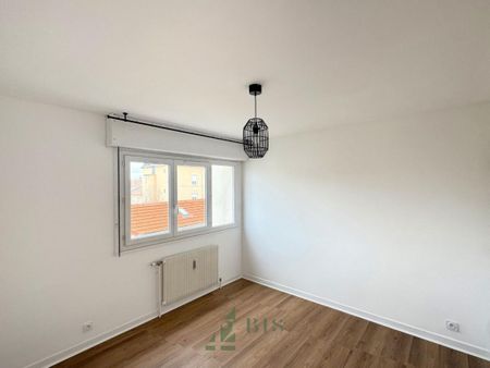 Location Appartement 3 pièces 68m² ROANNE 42300 - Photo 4