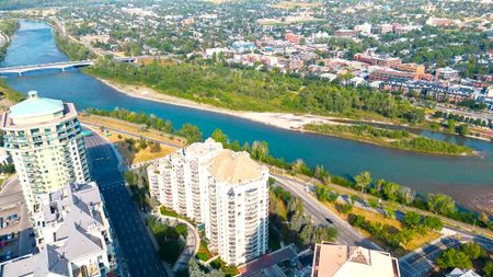 Dwtn West End | 2 Bed Luxury Condo | Parking, Storage, Heat & Water Included - Photo 2