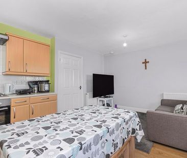 4 Derby Street, Redfield, Bristol - Photo 2