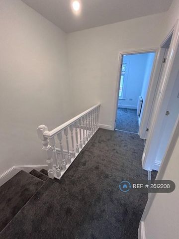 3 bedroom terraced house to rent - Photo 5