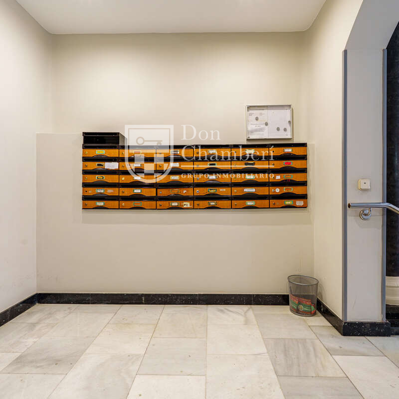 Two-bedroom apartment in Alonso Cano (Ríos Rosas) - Photo 1