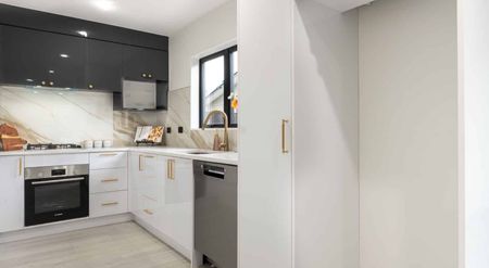 Contemporary Family Home – Space, Style, and Location Combined - Photo 3