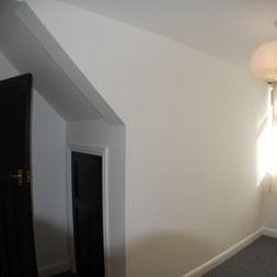 Fantastic Highly Desirable 2-bedroom apartment – rent direct from... - Photo 1