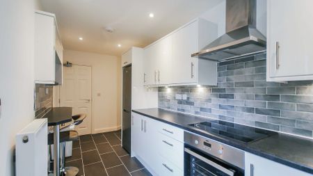 GF flat, 51 Hazelwell Street - Photo 5