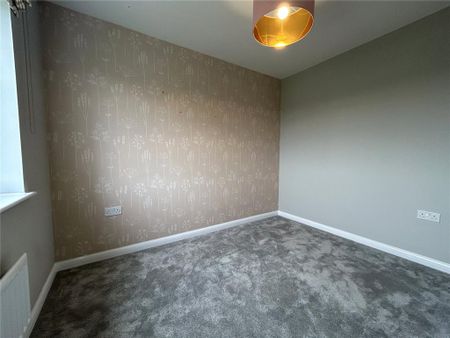 4 bedroom detached house to rent - Photo 4