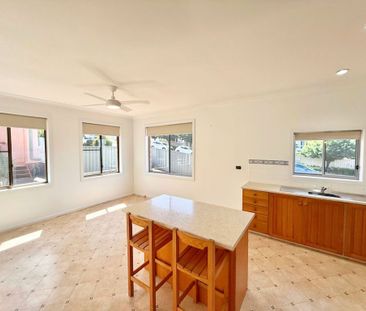 296 The Esplanade, Speers Point - Photo 1