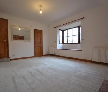 5 bedroom detached house to rent - Photo 1