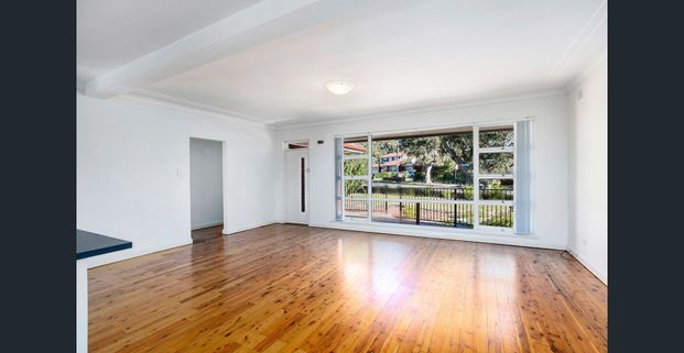 Tastefully Updated, Sun-Kissed, Character Filled And Private Three Bedroom Family Home In A Prime Location - Photo 1