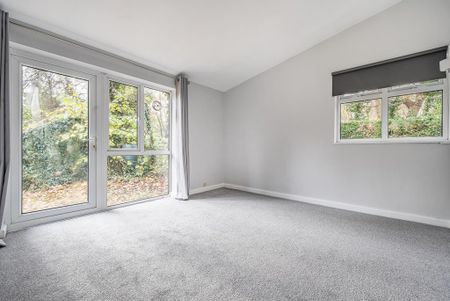 5 bedroom bungalow to rent - Photo 2