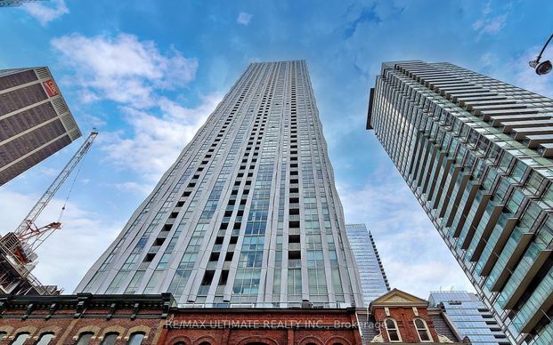 For Lease - 1 Yorkville Avenue Unit# 1907, Toronto, Ontario - Photo 1