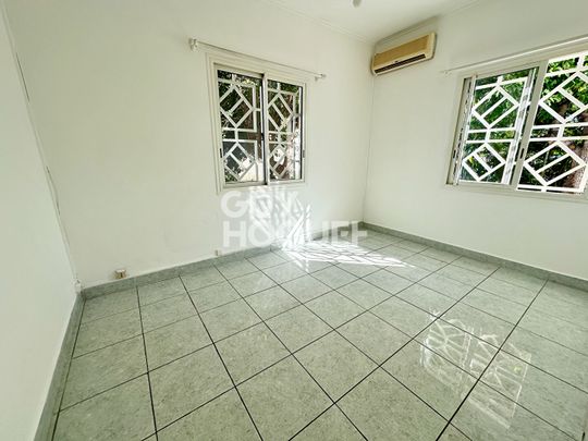 Maison en Location Saint Denis 4 pièce(s) 158 m2, - Photo 1
