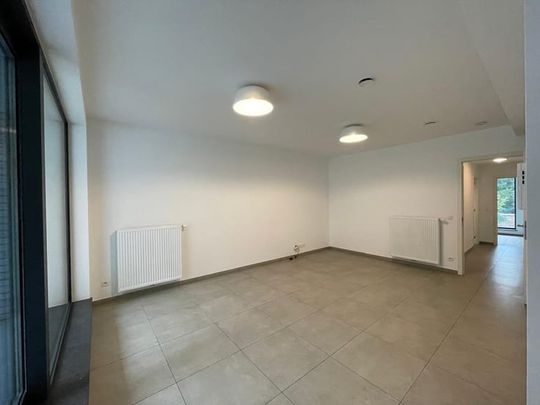 Appartement te huur - Photo 1