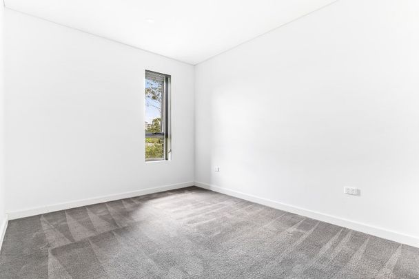 Huge apartment offering the best in finishes and natural light - Photo 1