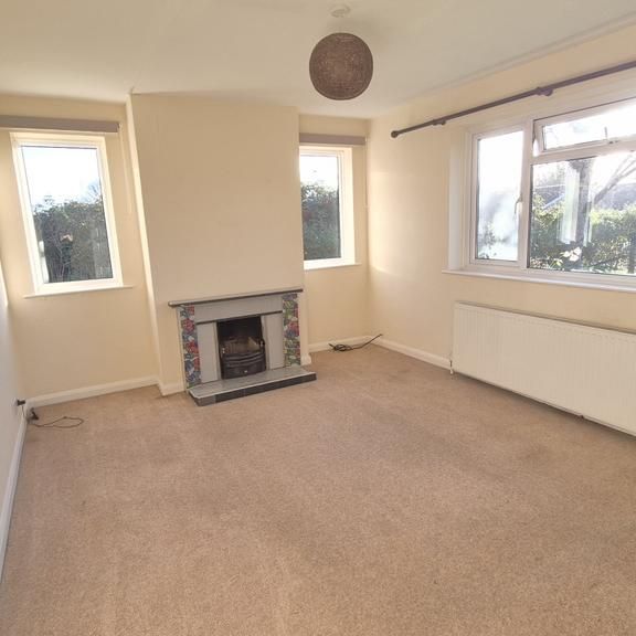 3 bedroom detached bungalow to rent - Photo 1