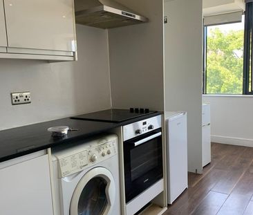 Studio Flat, Elmgrove Road, HA1 - Photo 1
