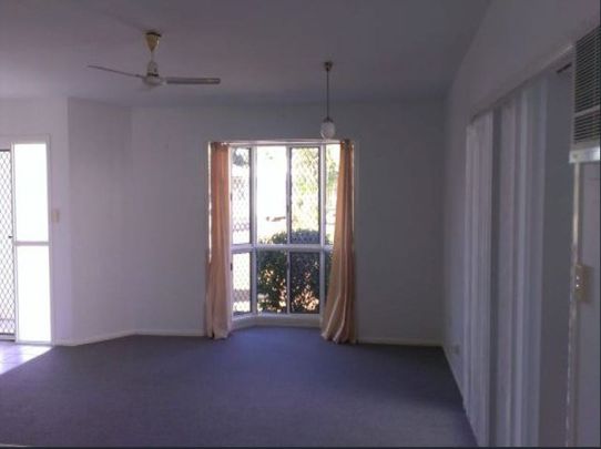 Comfortable Home on a Large Block - Central Location! - Photo 1