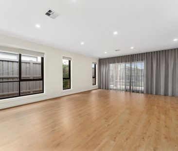 Elegance Meets Functionality in Redstone Estate - Photo 1