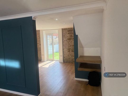 2 bedroom terraced house to rent - Photo 1