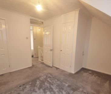 2 bedroom end of terrace house to rent - Photo 4