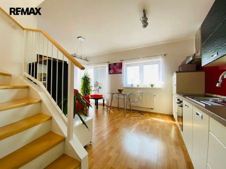 Pronájem mezonetového bytu 2+kk s terasou, Brno - Černovice. - Fotografie 2