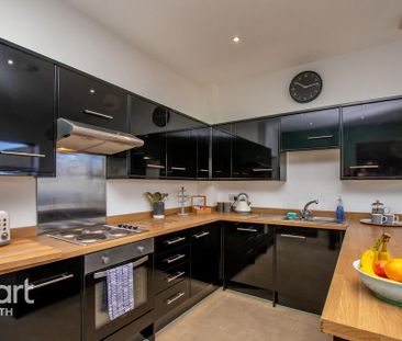 5 bedroom flat to rent - Photo 4