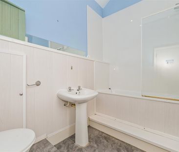 House - Detached For Rent Shaftesbury Road, Southsea - Photo 3