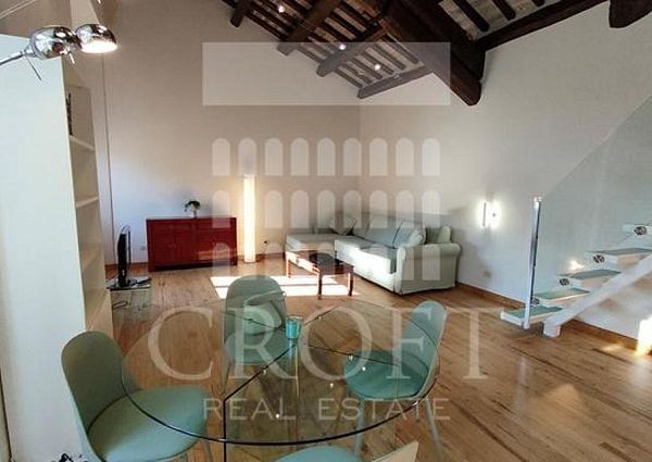 Center-Pantheon: Beautiful fully furnihed modern 1 bedroom, 2 bath loft in Historic building. Quiet, bright, parquet floors, high ceilings, air conditioning, close to services. # 2264