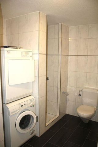 Grosszügige Hochparterre Familienwohnung - Photo 2