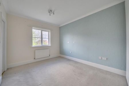 4 bedroom detached house to rent - Photo 4